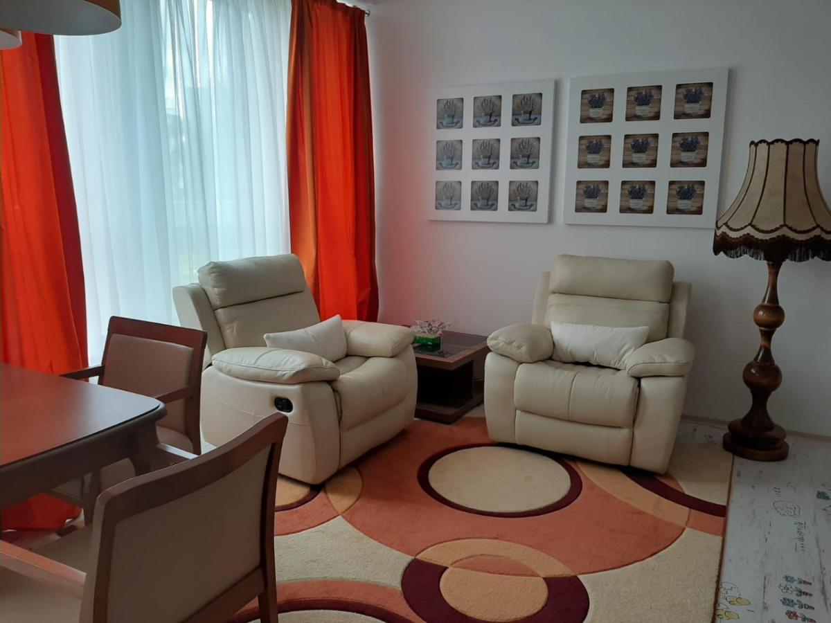 Zluty Apartman A6 V Chomutove Apartment Exterior foto